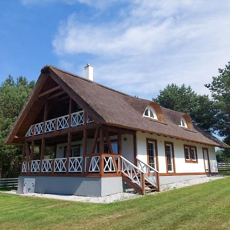 Villa Greyówka dom kryty strzechą w Gardna Park Czysta Exterior foto