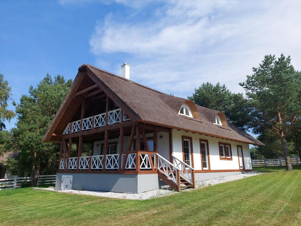 Villa Greyówka dom kryty strzechą w Gardna Park Czysta Exterior foto